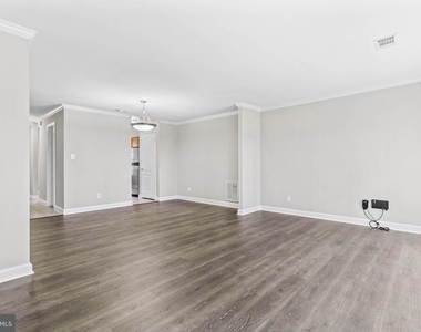 3842 Chesterwood Drive - Photo Thumbnail 13