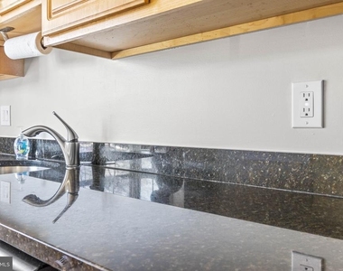 3842 Chesterwood Drive - Photo Thumbnail 9
