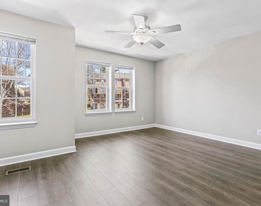 3842 Chesterwood Drive - Photo Thumbnail 15
