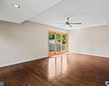 6428 Earlham Drive - Photo Thumbnail 14