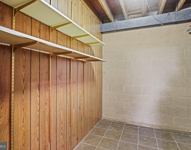6428 Earlham Drive - Photo Thumbnail 49