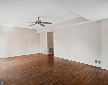 6428 Earlham Drive - Photo Thumbnail 12