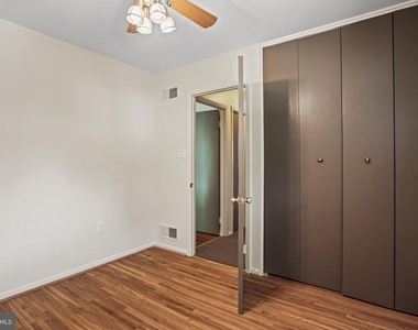 6428 Earlham Drive - Photo Thumbnail 20