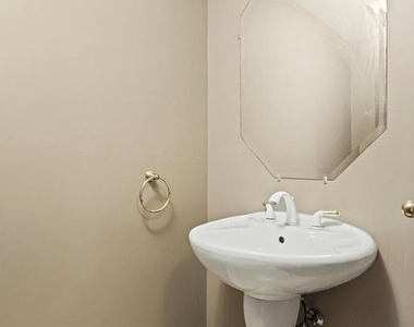 6428 Earlham Drive - Photo Thumbnail 16