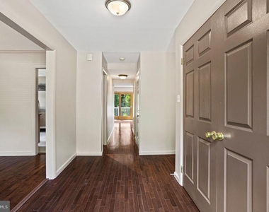 6428 Earlham Drive - Photo Thumbnail 3