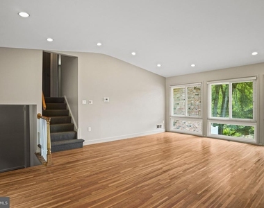 6428 Earlham Drive - Photo Thumbnail 18