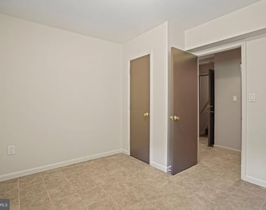 6428 Earlham Drive - Photo Thumbnail 34