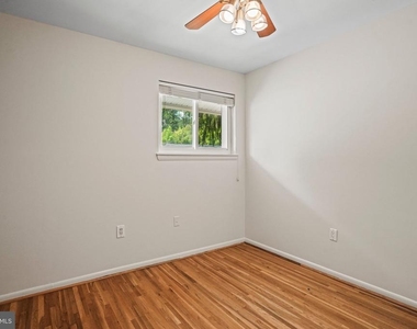 6428 Earlham Drive - Photo Thumbnail 19
