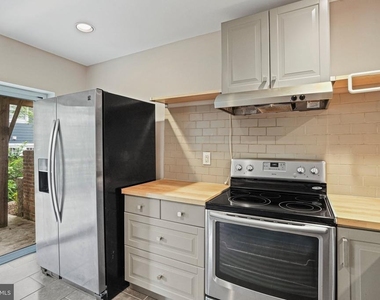 6428 Earlham Drive - Photo Thumbnail 44