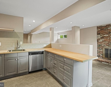 6428 Earlham Drive - Photo Thumbnail 46