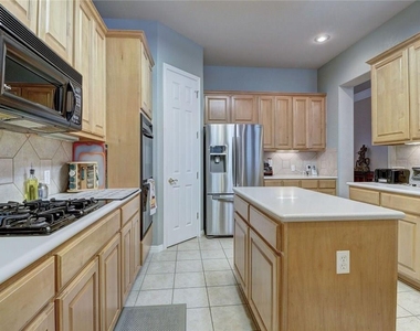 10508 Canyon Vista Way - Photo Thumbnail 6