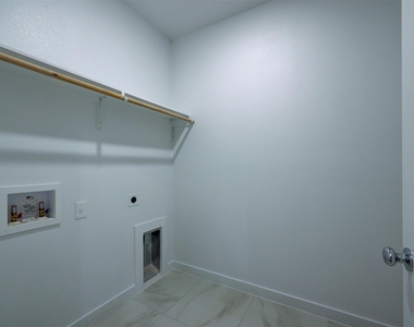 230 Brown St - Photo Thumbnail 4