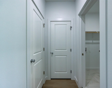 230 Brown St - Photo Thumbnail 5