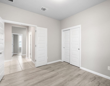 313 Mclintock Rd - Photo Thumbnail 9