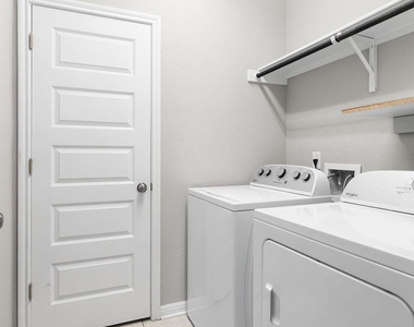 313 Mclintock Rd - Photo Thumbnail 7
