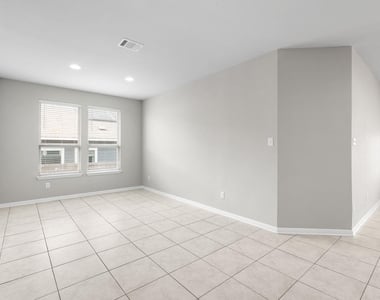 313 Mclintock Rd - Photo Thumbnail 11