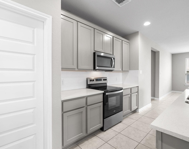 313 Mclintock Rd - Photo Thumbnail 17