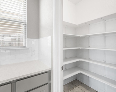 313 Mclintock Rd - Photo Thumbnail 18