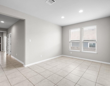 313 Mclintock Rd - Photo Thumbnail 12