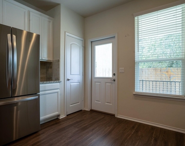 10509 Abana Way - Photo Thumbnail 8