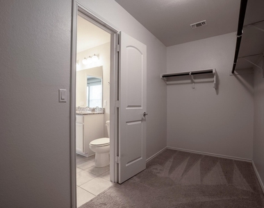 10509 Abana Way - Photo Thumbnail 22