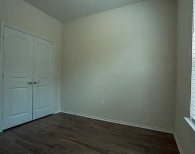 10509 Abana Way - Photo Thumbnail 12