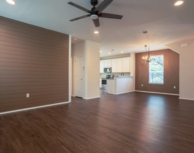 10509 Abana Way - Photo Thumbnail 4