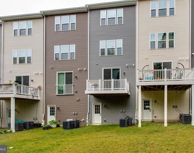 7523 Bharat Way - Photo Thumbnail 43