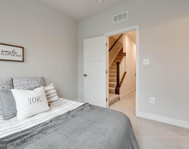 7523 Bharat Way - Photo Thumbnail 26