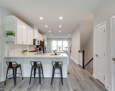 7523 Bharat Way - Photo Thumbnail 10