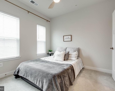 7523 Bharat Way - Photo Thumbnail 25