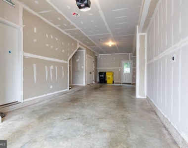 7523 Bharat Way - Photo Thumbnail 38