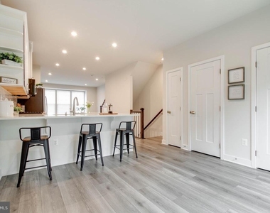 7523 Bharat Way - Photo Thumbnail 11