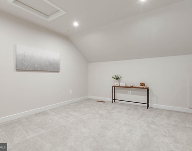 7523 Bharat Way - Photo Thumbnail 34