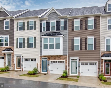 7523 Bharat Way - Photo Thumbnail 2