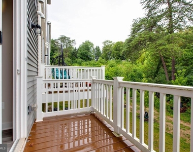 7523 Bharat Way - Photo Thumbnail 15