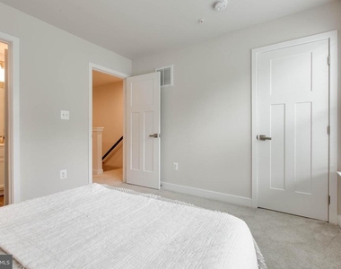 7523 Bharat Way - Photo Thumbnail 31