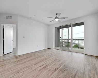 4801 Springdale Rd - Photo Thumbnail 15