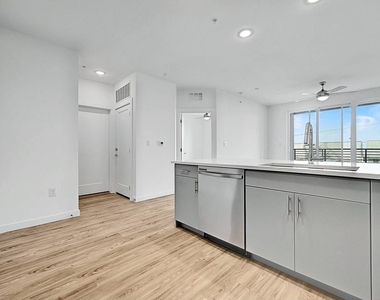 4801 Springdale Rd - Photo Thumbnail 7