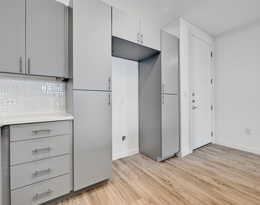 4801 Springdale Rd - Photo Thumbnail 4