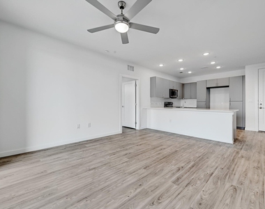 4801 Springdale Rd - Photo Thumbnail 10