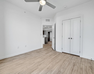 4801 Springdale Rd - Photo Thumbnail 14