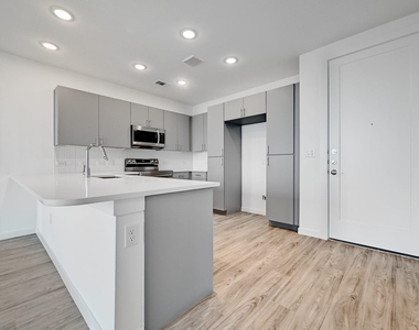 4801 Springdale Rd - Photo Thumbnail 2