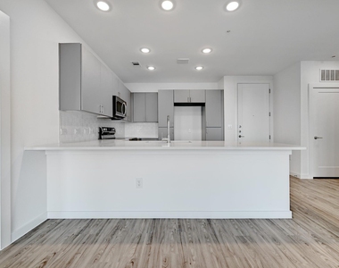 4801 Springdale Rd - Photo Thumbnail 5