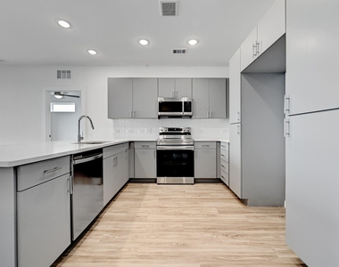 4801 Springdale Rd - Photo Thumbnail 6