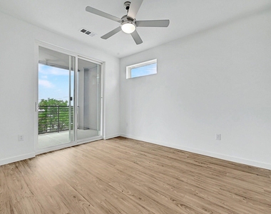 4801 Springdale Rd - Photo Thumbnail 19