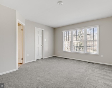 1073 Wingate Court - Photo Thumbnail 16