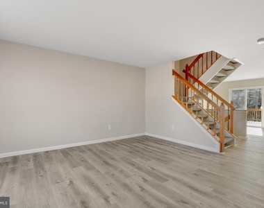 1073 Wingate Court - Photo Thumbnail 6