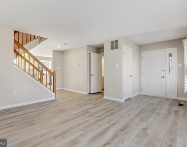 1073 Wingate Court - Photo Thumbnail 3