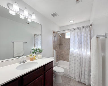 251 Triumph Rd - Photo Thumbnail 22